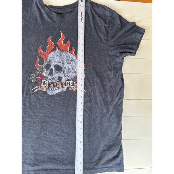 Aeropostale New York Shirt Men's XL Flaming Skull & Roses Graphic Tee Gray - Picture 5 of 6